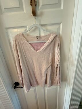 Magnolia Pearl Light Pink Women's V-Neck Long Sleeve Top